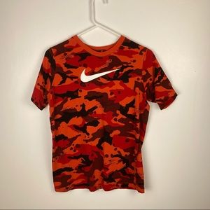 Nike Red Orange Camo Short Sleeve T Shirt Boy XL